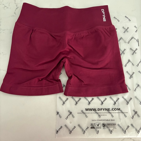 dfyne inspired winter berry shorts - Picture 2 of 2